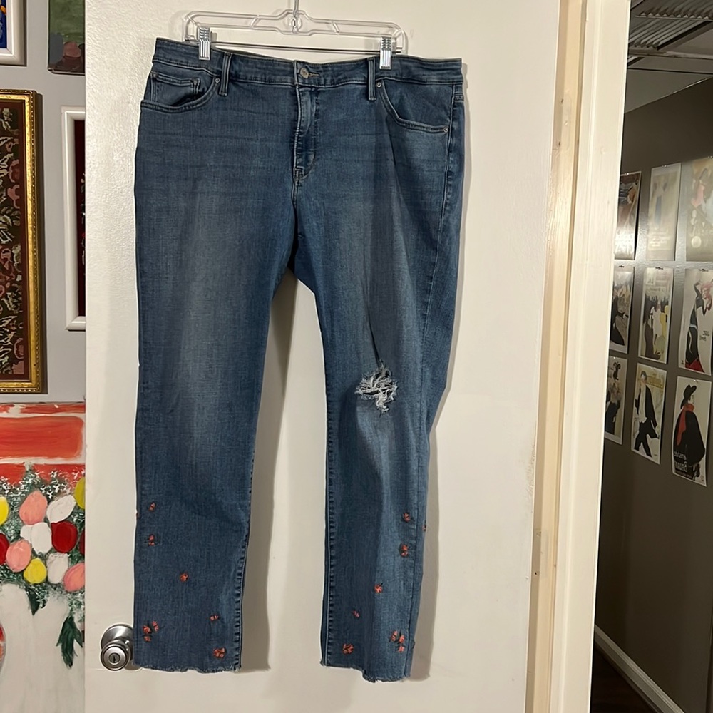 Levi’s 311 shaping skinny embroidered flowers jeans